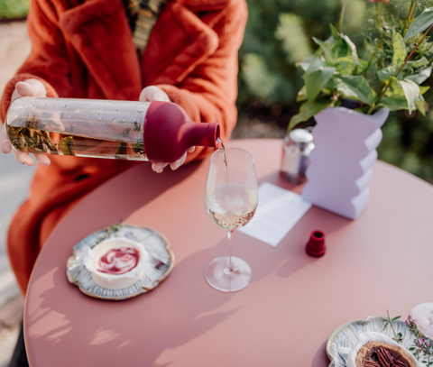 Theeproeverij bij Mevrouw Cha