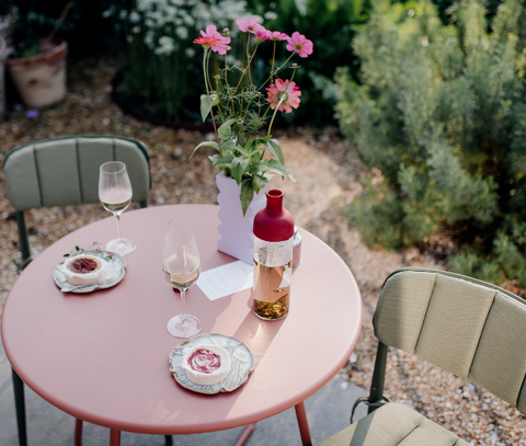 Theeproeverij bij Mevrouw Cha