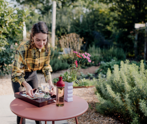 Theeproeverij bij Mevrouw Cha